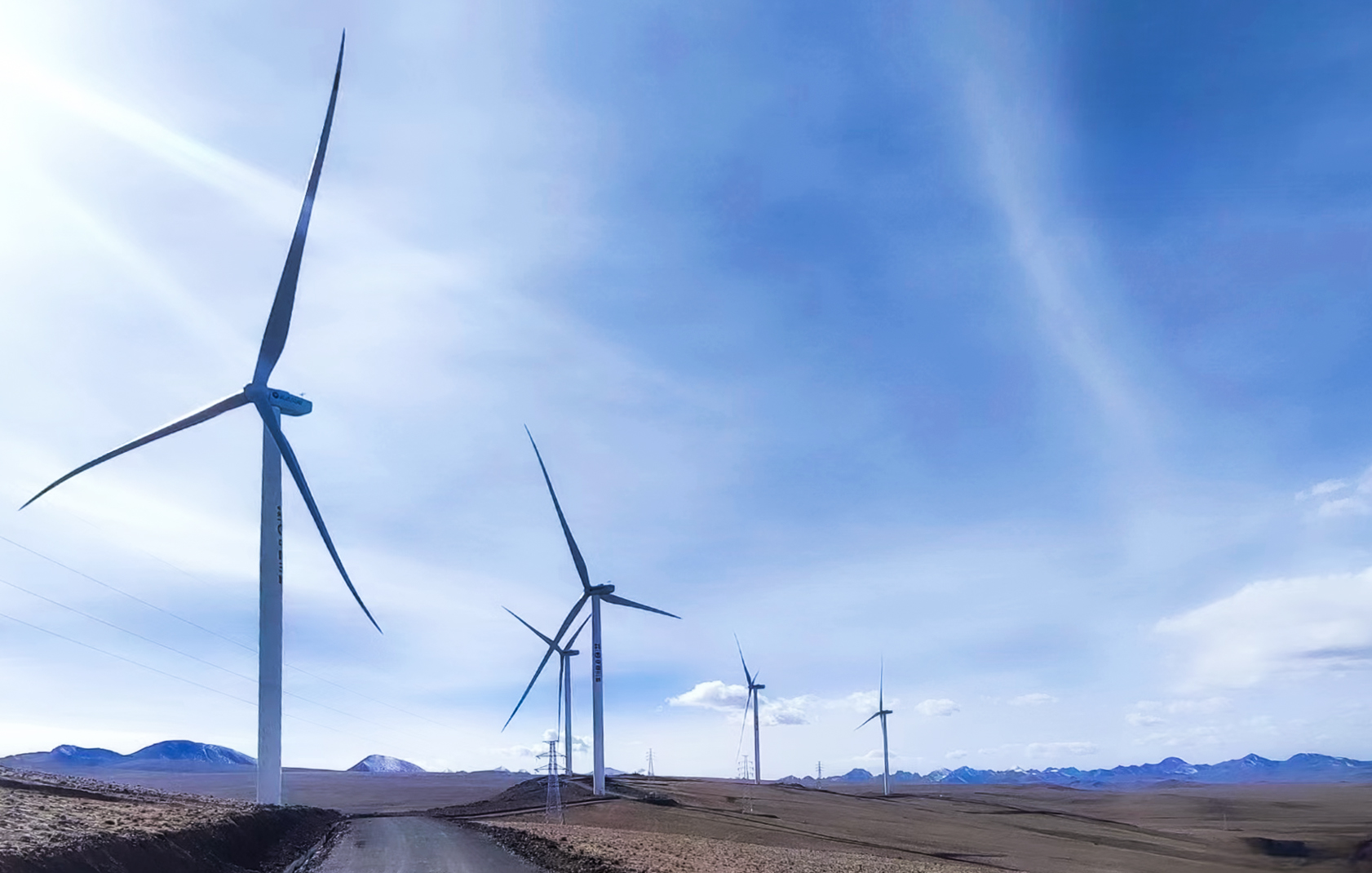 10天完成8台机组调试！！Z6尊龙凯时机组再创超高海拔风电建设事业