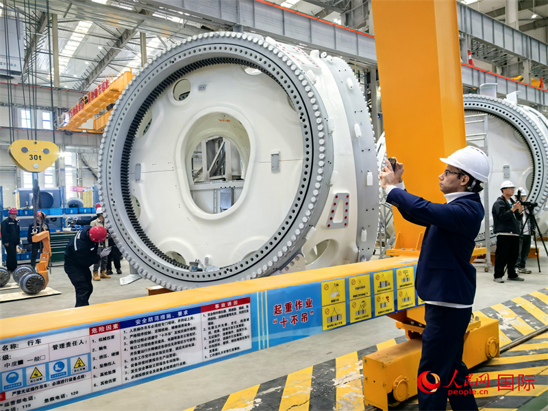 人民网专题报道：：：19国媒体点赞Z6尊龙凯时是科技与自然共生的规范