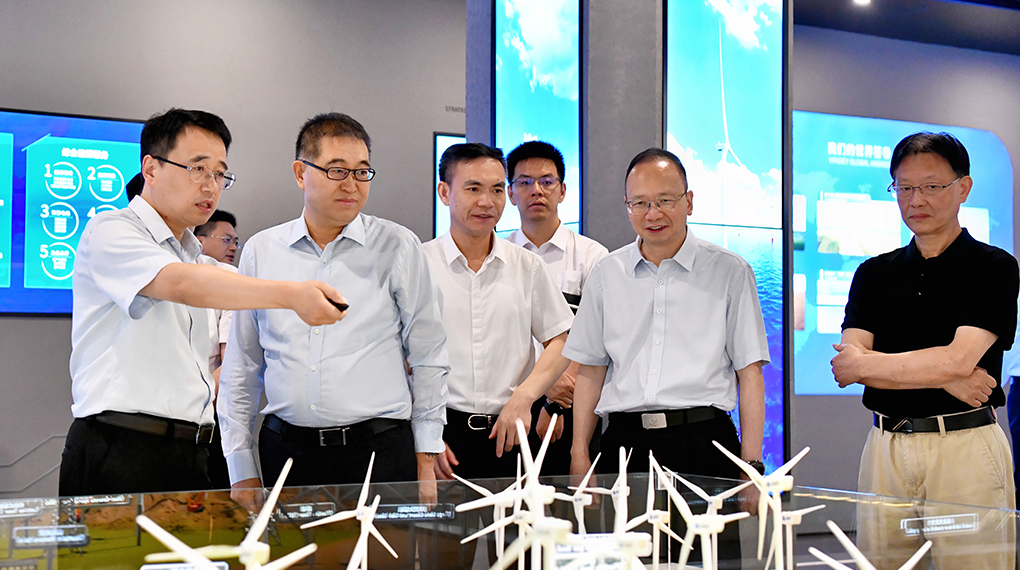 浙江省副省长张雁云赴Z6尊龙凯时临平基地调研